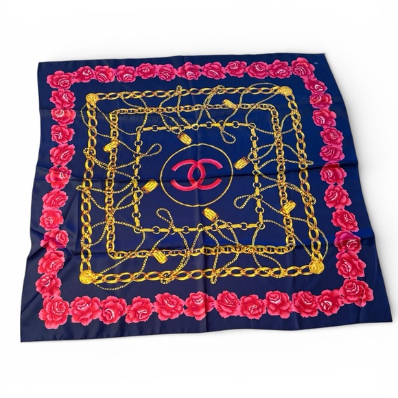 Chanel Vintage-Style Chain belt Navy and Pink Silk Scarf - Picture 2 of 10